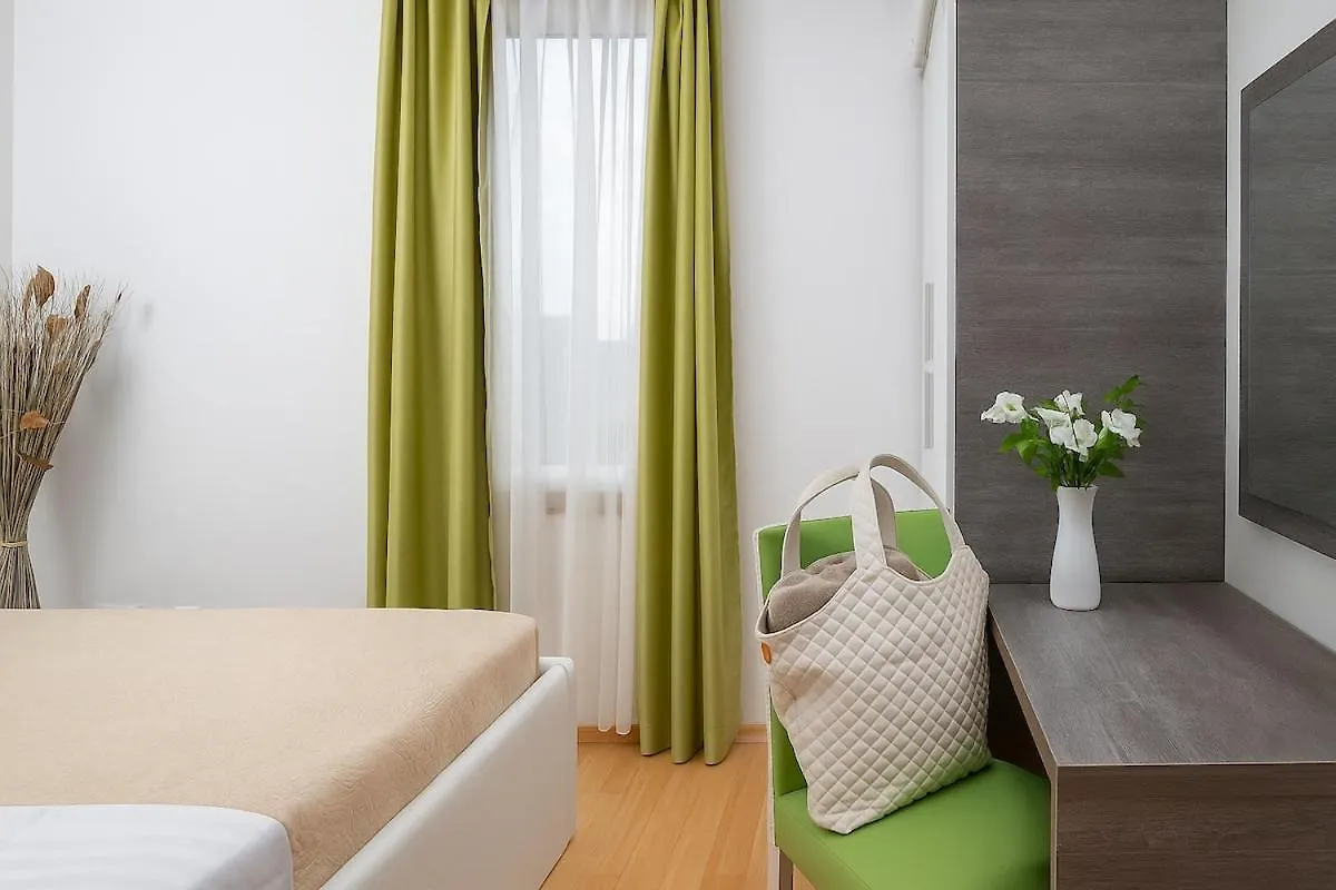 Sunny Resort Apartment 1042 Petrcane